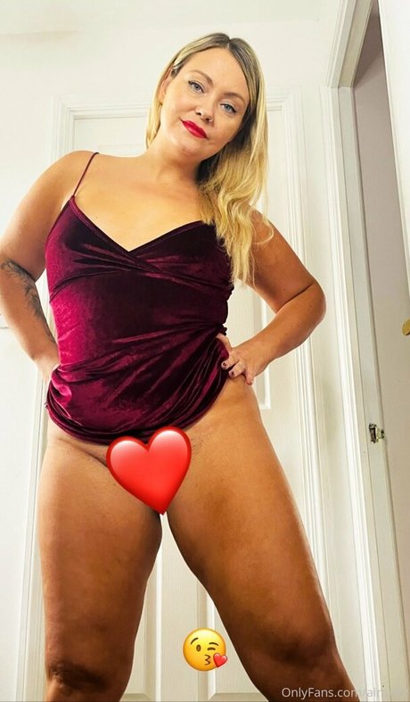 Aimx89 nude model gallery