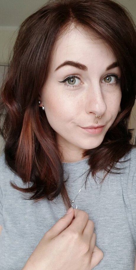 romisu model nudes gallery