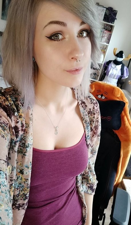 romisu pornstar erotic gallery