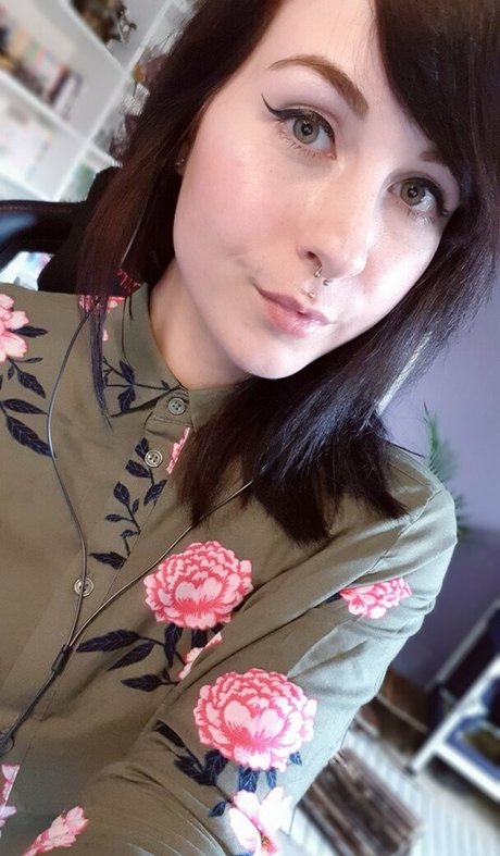 teen fingering onlyfans free porn pictures