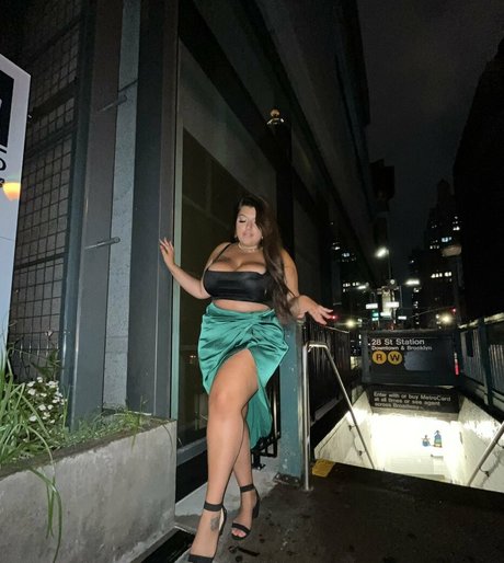 Greekgoddess204 star erotic image