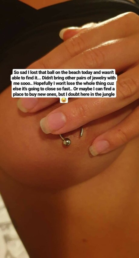 Caritat erotic model pic