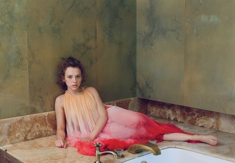 Shira Haas model top pic