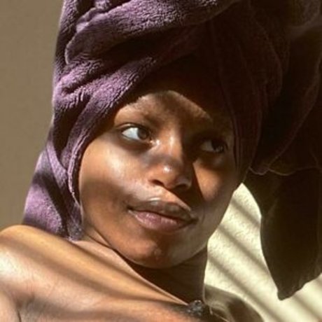 Grippy3k beautiful model pic