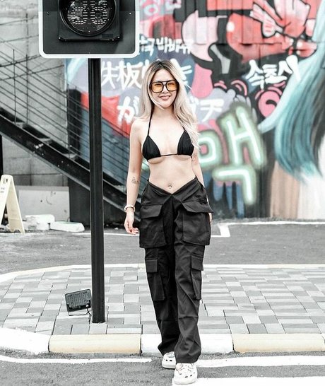 Kanyav Sai naked pornstar galleries