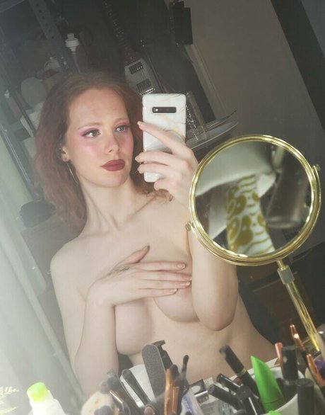 CutieCry model free pictures