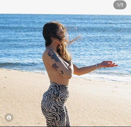 Danarhakos model naked pic