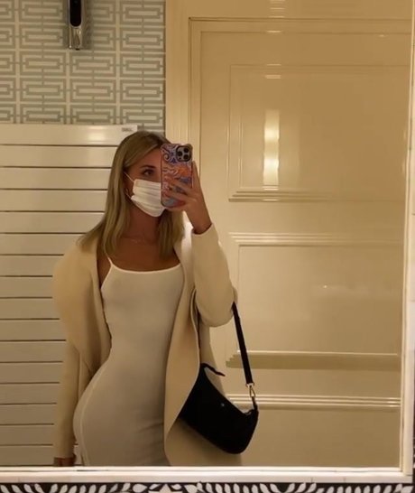 Lily Bowman erotic pornstar gallery