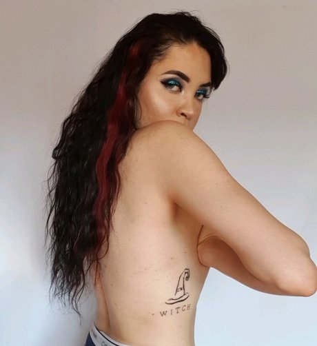 Mika Lee Ray star art pics