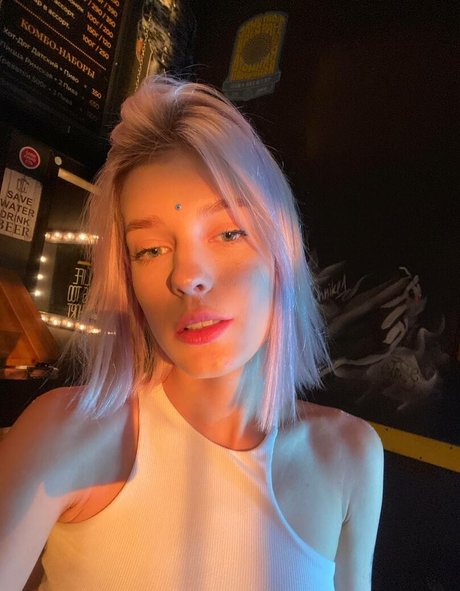 Angela devil666 model art picture