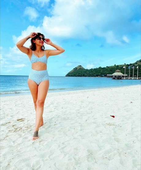 Lauren Layfield star pretty img