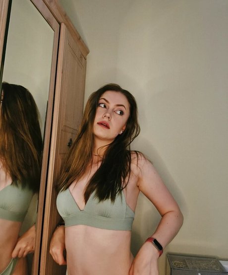 Olivia Tucker pornstar hd images