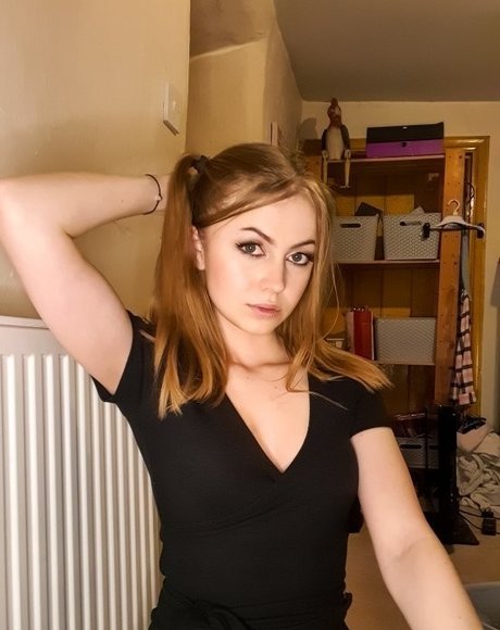 Olivia Tucker top actress pic