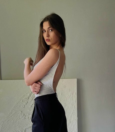 Alina Peter exclusive model photo