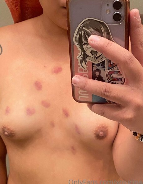 xolucina sexy model pic