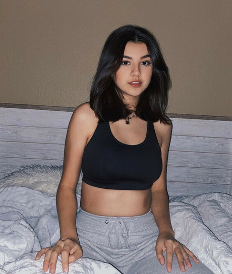 Sara Echeagaray perfect pornstar images