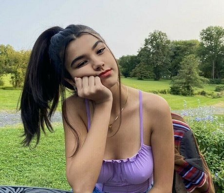 Sara Echeagaray model adult photos