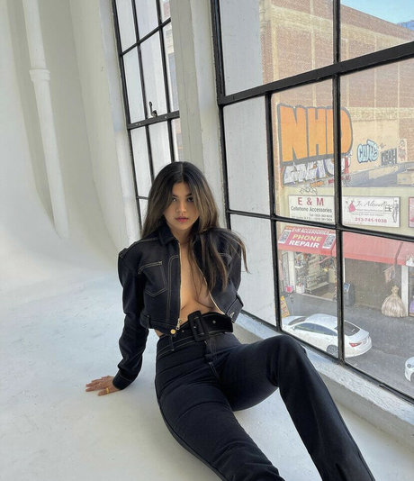 Sara Echeagaray pornographic model picture