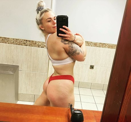 Frankie Dennis nice pornstar image