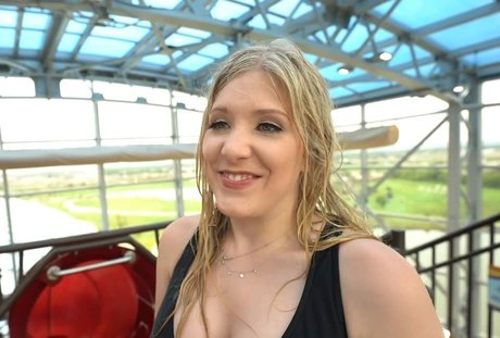 Brianna A naked model photo