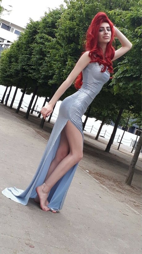 GoldBerry erotic actress picture