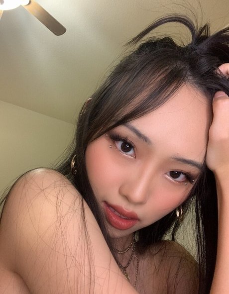 Chael dot hot star image