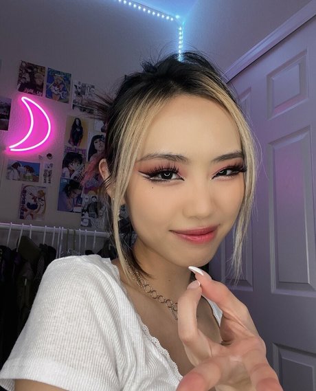 Chael dot pornstar art photo