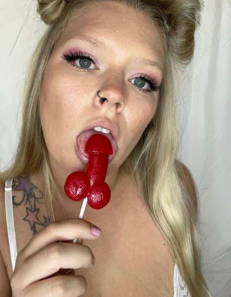 itskenzyeahpaid art model gallery