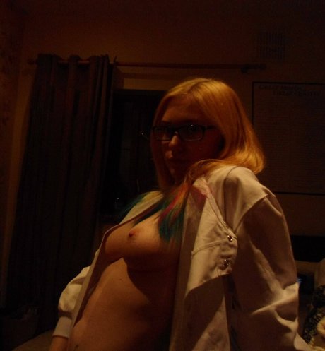 PoloSnuggles pretty actress photos