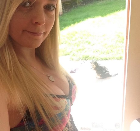 Mistyheaven model naked photo