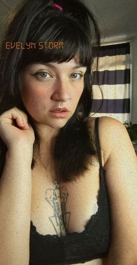 EvelynStorm pretty pornstar photos