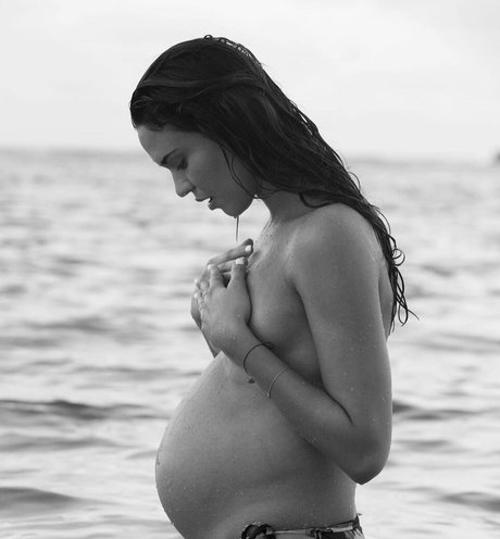 Odette Annable star sex picture