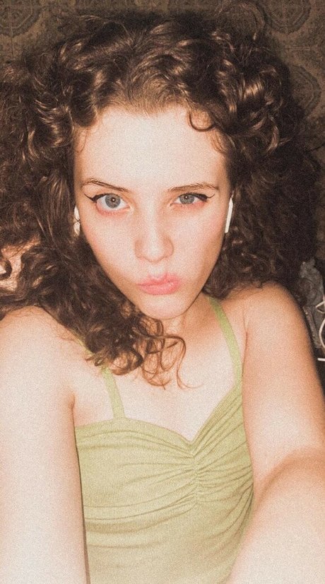 ApartmentFluffy7589 top actress pic