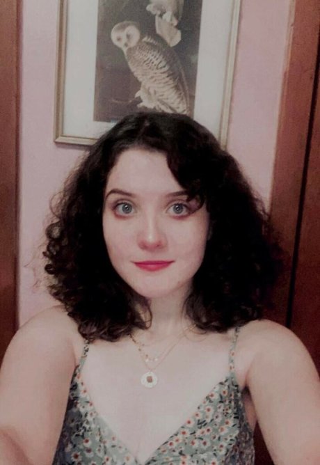 ApartmentFluffy7589 adult model image