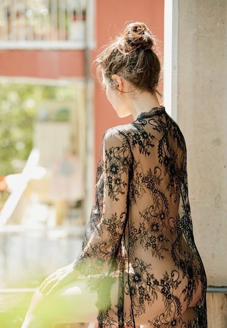 Aroa Gimeno model high quality image