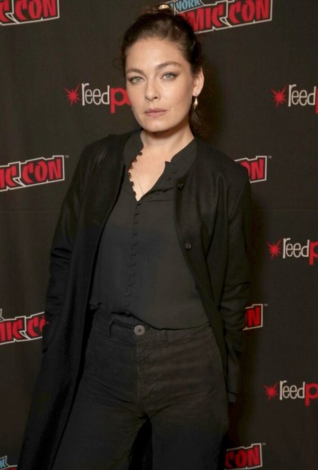 Alexa Davalos model nude photos