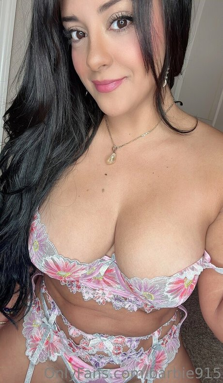 Elizabeth Retana naked model images