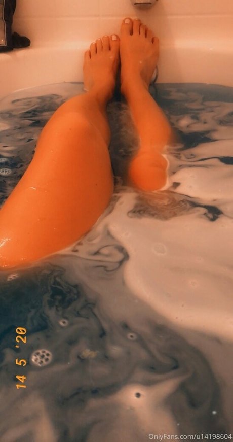 Janasmyle star sexy pic