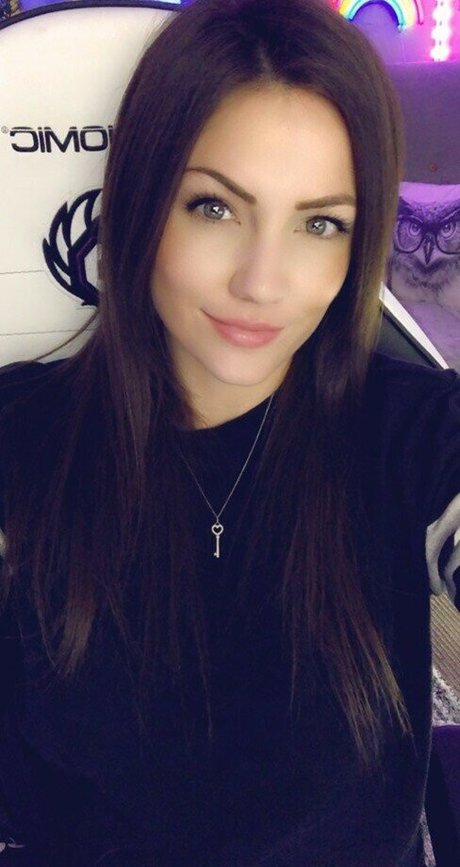 KayPea model hot galleries