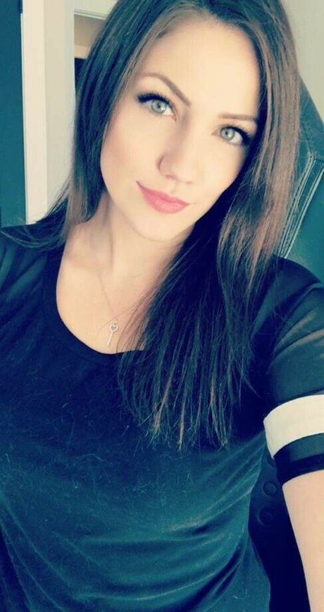 KayPea model adult archive