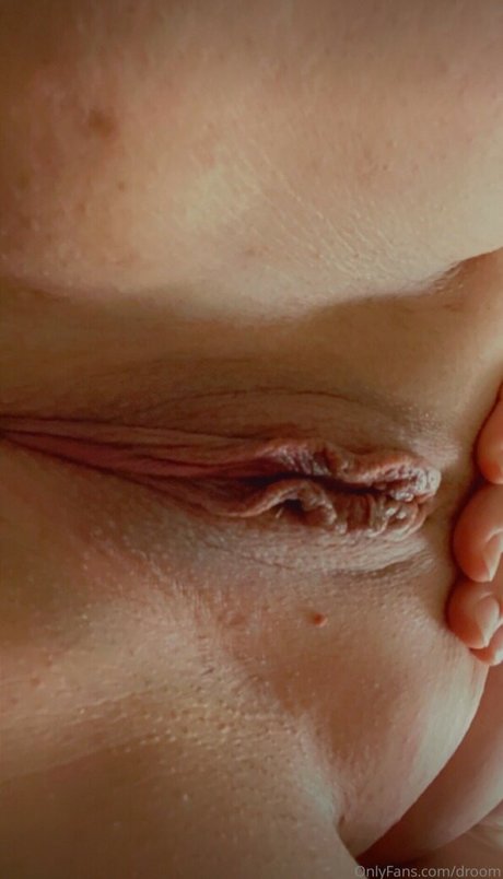 Dr00mluna nudes model img