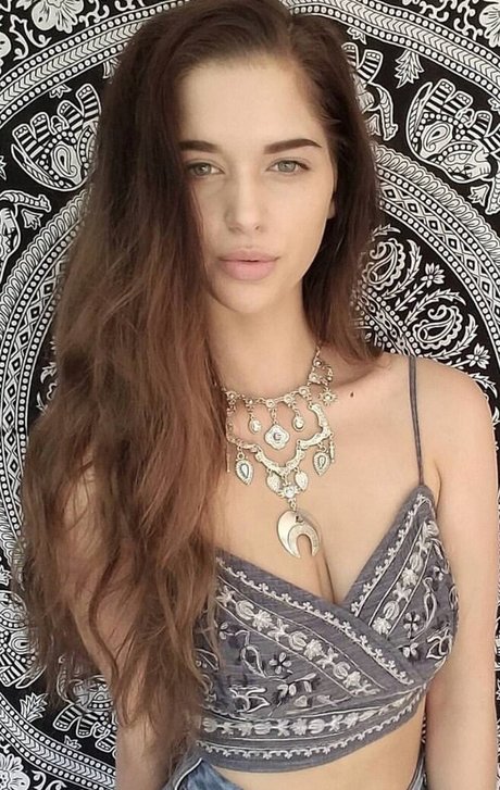 Ella Kat pornstar nude gallery