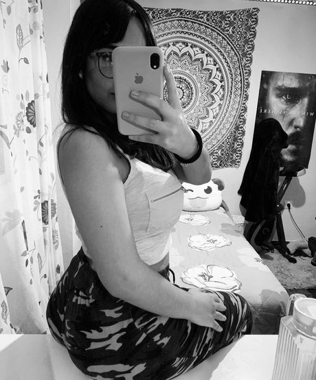 Lazypopa star pornographic image