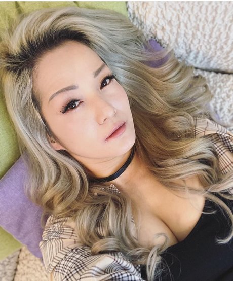 Reina Scully top actress images