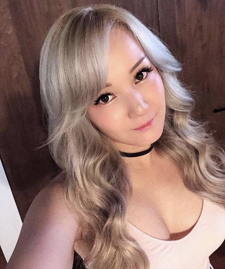 Reina Scully pornstar xxx img