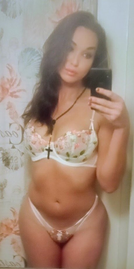 Jonelle Brooks art model pictures