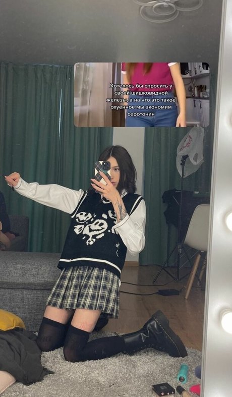 Amy Split model free image