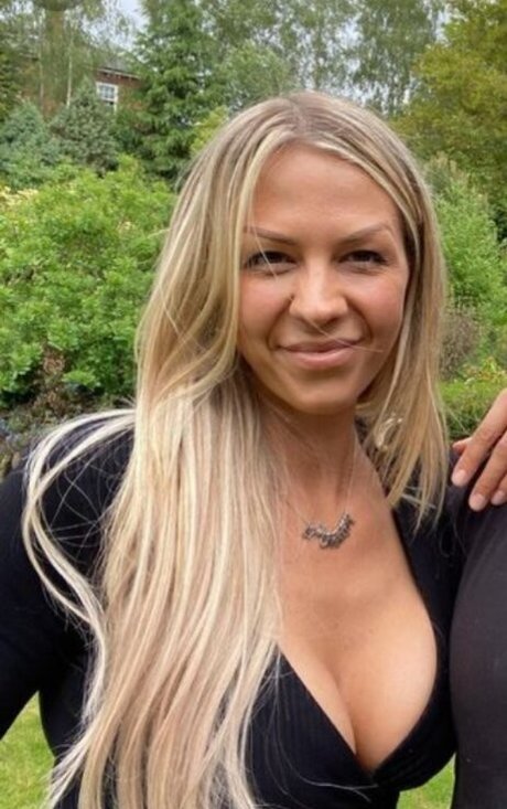 Alexandra Hall pornstar top image