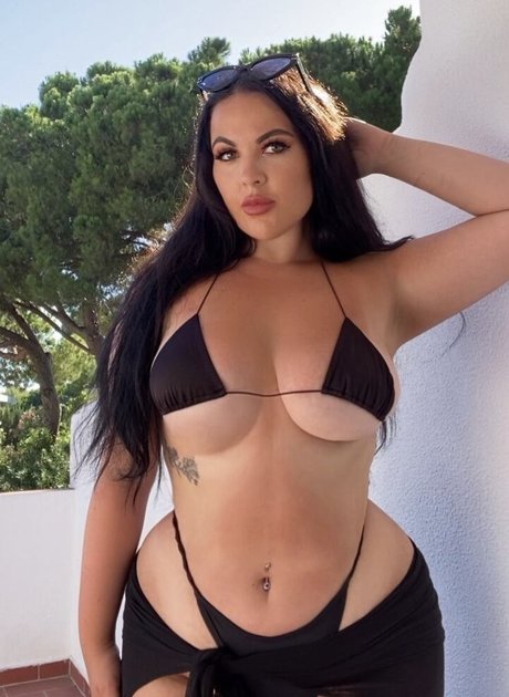 Laratheloser On Insta naked star photos