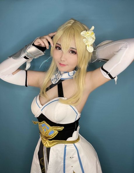 azulacan naked actress pic